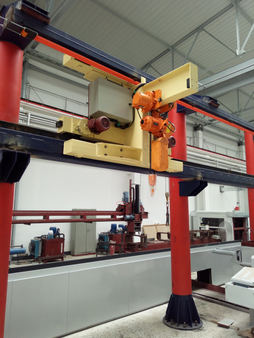 1T臂行式起重機